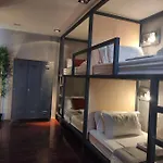 Caruma Surf Albergue *