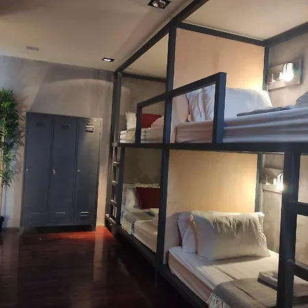Caruma Surf Hostel *
